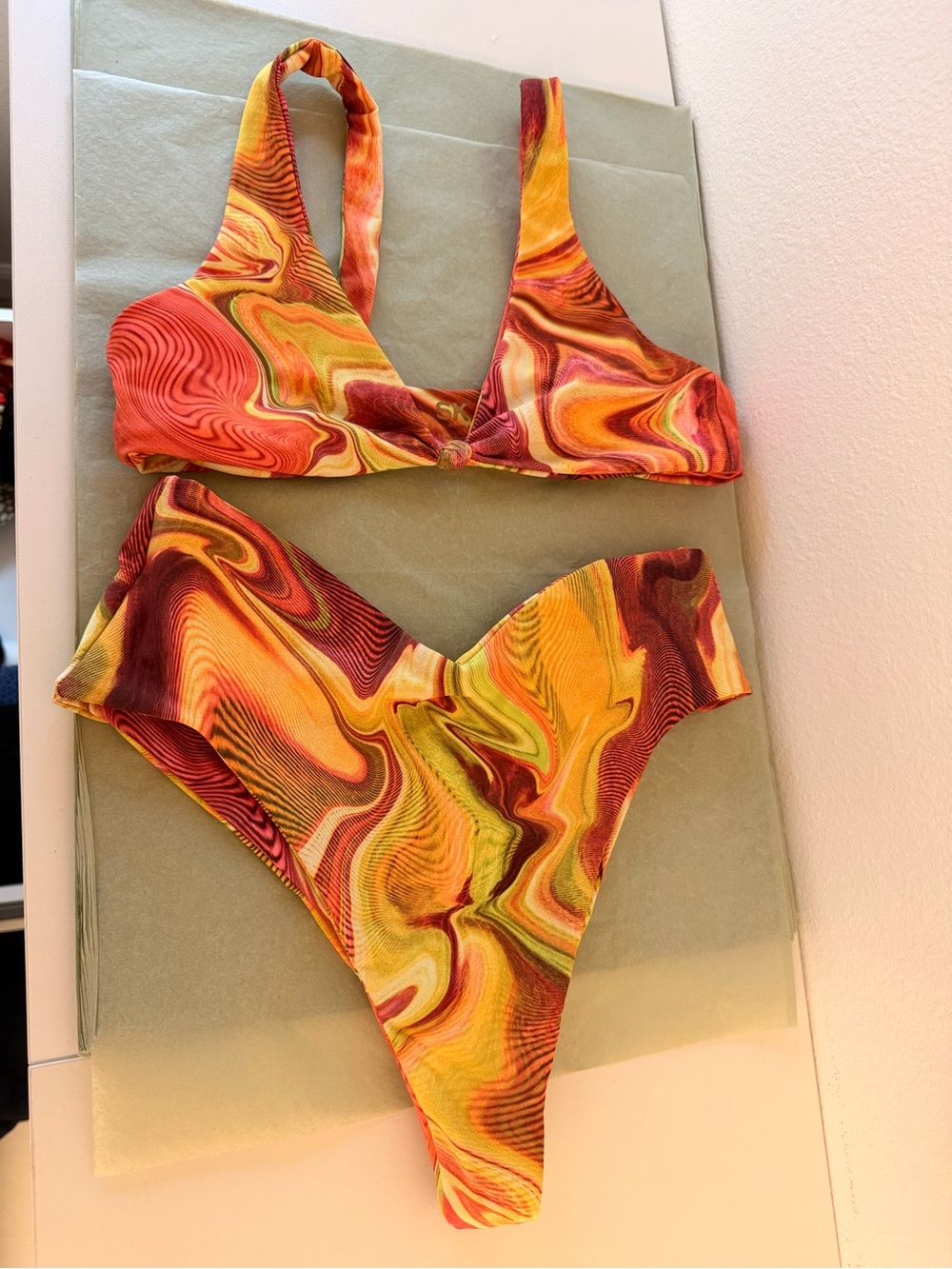 Skatie Womenās Swirl-Print V-Waist Bikini Set in Orange & Yellow